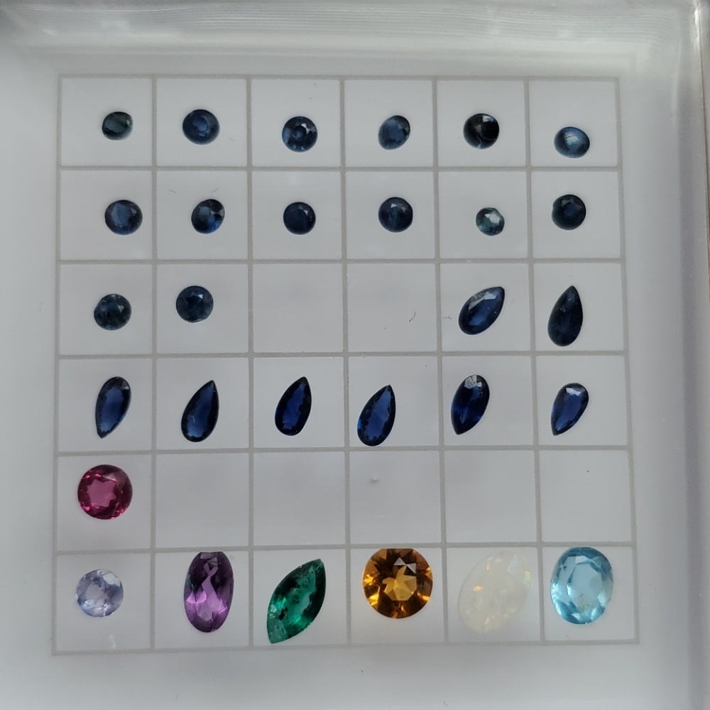 Lot of 29 genuine gemstones